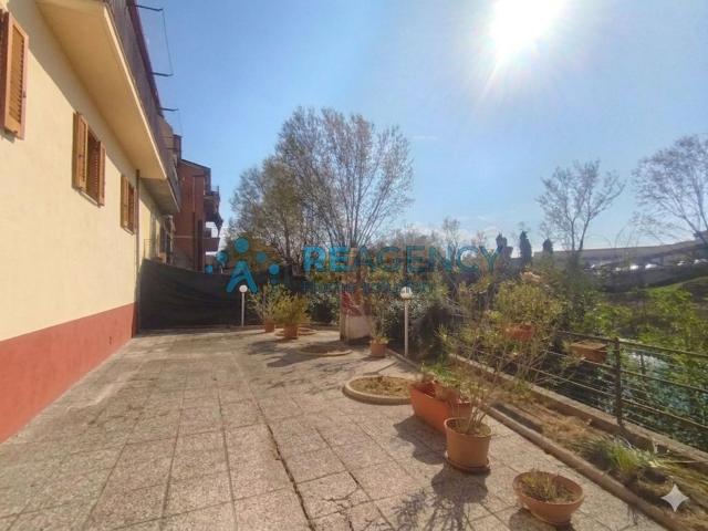 Appartamento in vendita di 149 m² in Via Ponte Vecchio