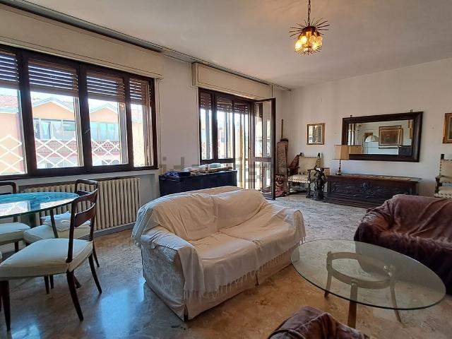 Appartamento in vendita di 149 m² in Via Teano