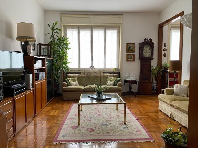 Appartamento in vendita di 149 m² in Viale Beatrice d&apos Este, 44