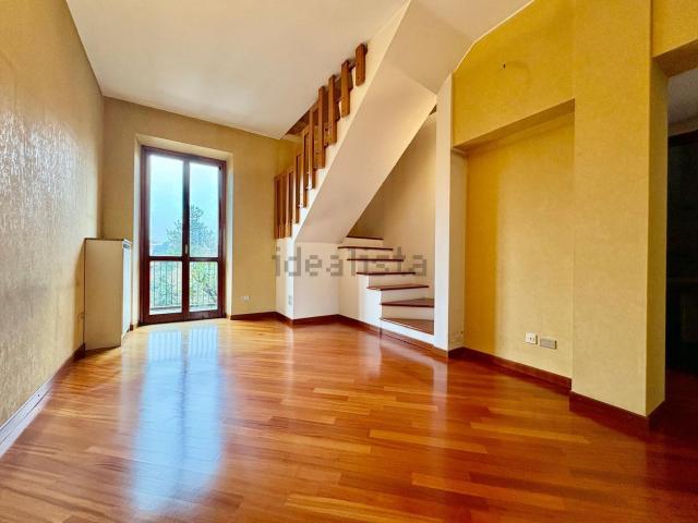 Appartamento in vendita di 149 m² in Viale Fratelli Casiraghi, 62