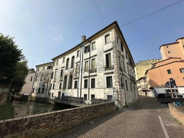 Appartamento in vendita di 149 m² in Vicolo Avogari, 1