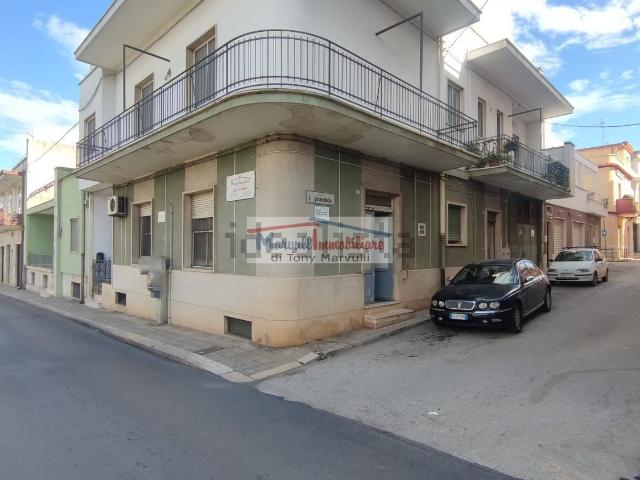 Appartamento in vendita di 149 m² in Piazza Giuseppe Garibaldi, 3232