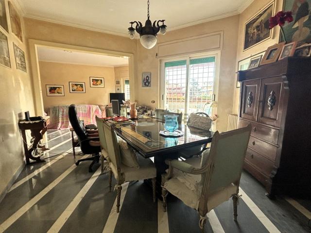 Appartamento in vendita di 150 m² in Via Colleferro, 4