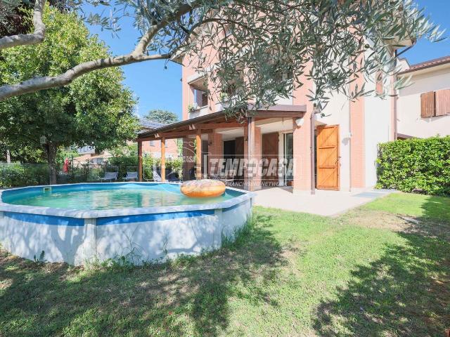 Appartamento in vendita di 150 m² in Via Colunga