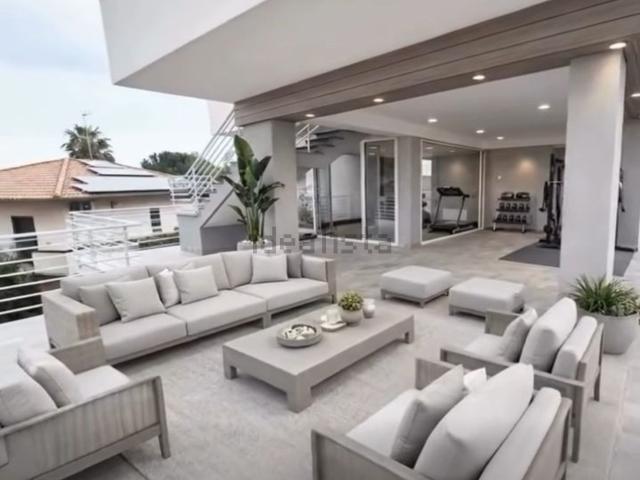 Appartamento in vendita di 150 m² in Via Catanzaro, 16