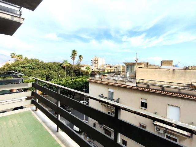 Appartamento in vendita di 150 m² in Via Cav. P. M. Rocca, 116