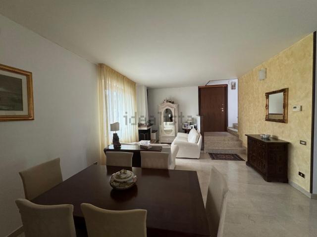 Appartamento in vendita di 150 m² in Via Campania, 16