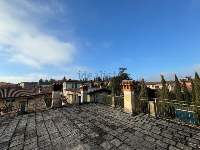 Appartamento in vendita di 150 m² in Via Capoborgo