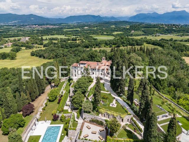 Appartamento in vendita di 150 m² in Via Cappuccini