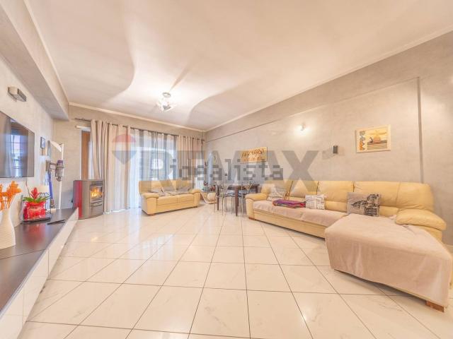 Appartamento in vendita di 150 m² in Via Capranica, 3