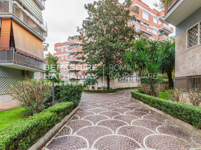 Appartamento in vendita di 150 m² in Via Carlo Conti Rossini