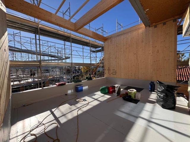 Appartamento in vendita di 150 m² in Via Castello d&apos Amore