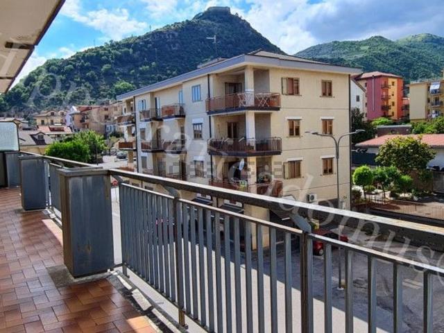Appartamento in vendita di 150 m² in Via A. Tesauro