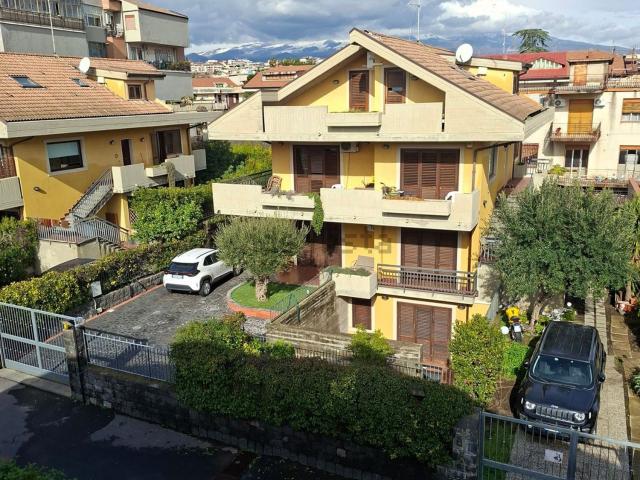 Appartamento in vendita di 150 m² in Via A. di Sangiuliano, 68