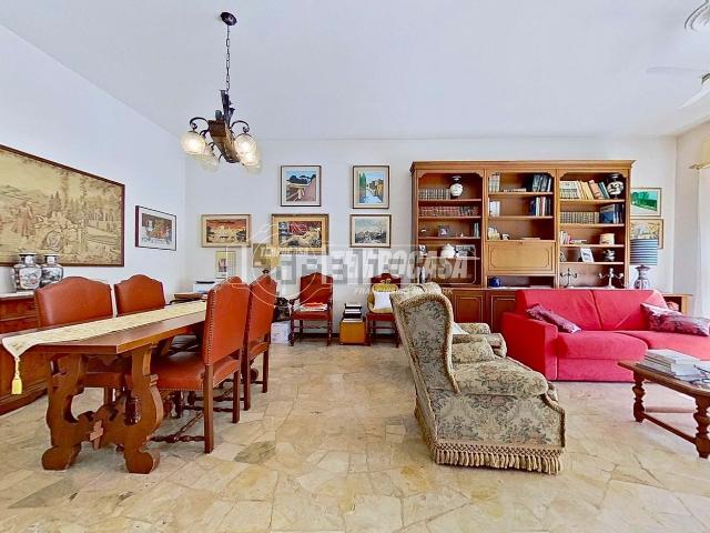 Appartamento in vendita di 150 m² in Via Antonio Stoppani