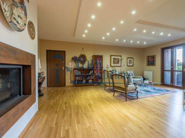 Appartamento in vendita di 150 m² in Via Angelo Cortesi, 94
