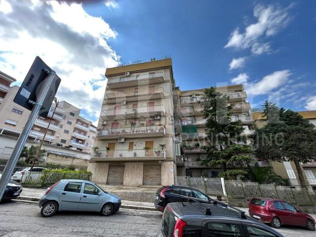 Appartamento in vendita di 150 m² in Via Abate Fornari, 36