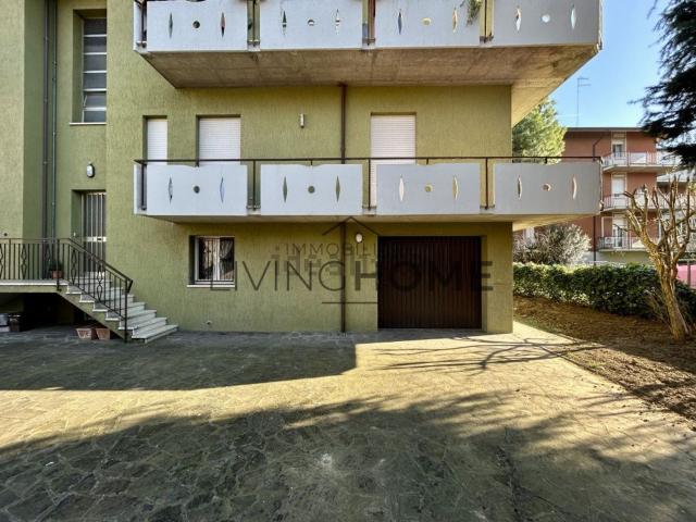 Appartamento in vendita di 150 m² in Via Abetone, 140