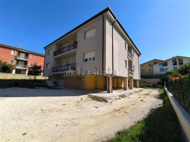 Appartamento in vendita di 150 m² in Via Abruzzo, 1