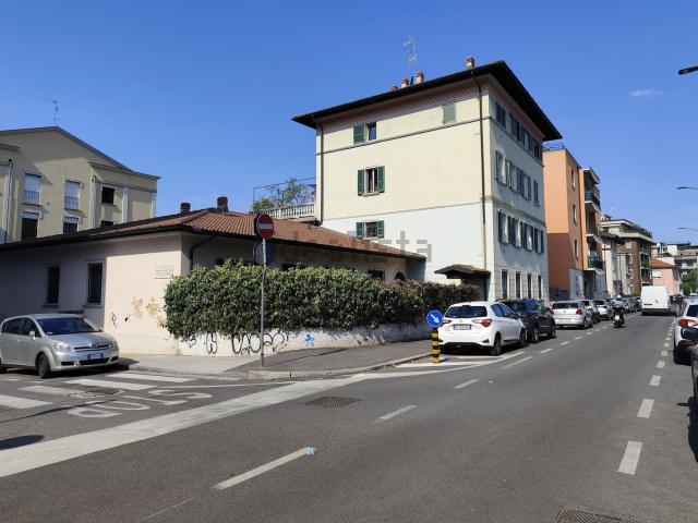 Appartamento in vendita di 150 m² in Via Achille Papa, 36