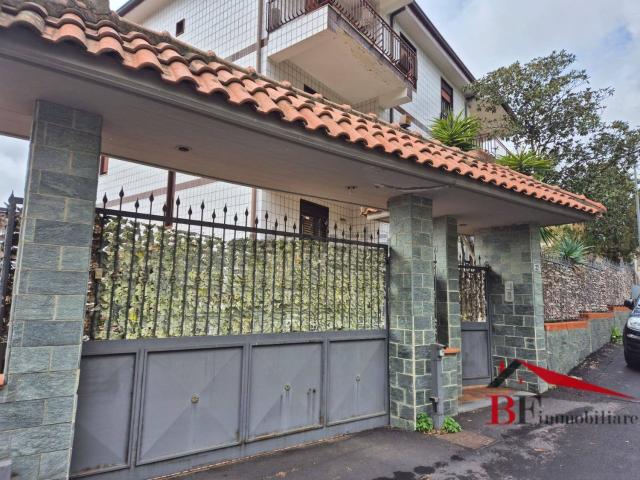 Appartamento in vendita di 150 m² in Via Alfonso Lamarmora