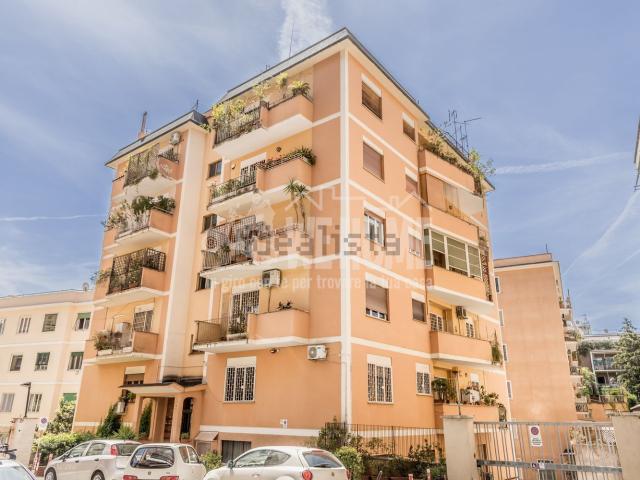 Appartamento in vendita di 150 m² in Via Augusto Mascheroni