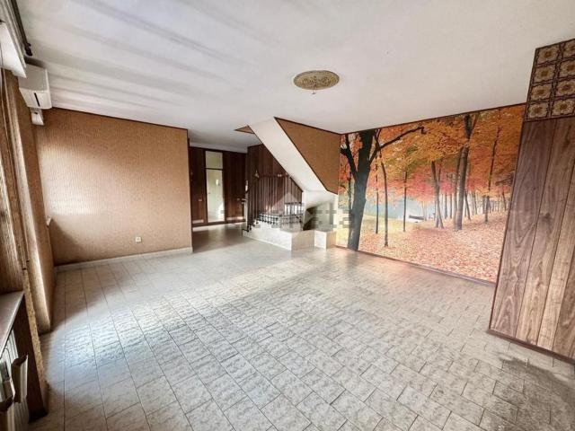 Appartamento in vendita di 150 m² in Via Augusto Righi, 16
