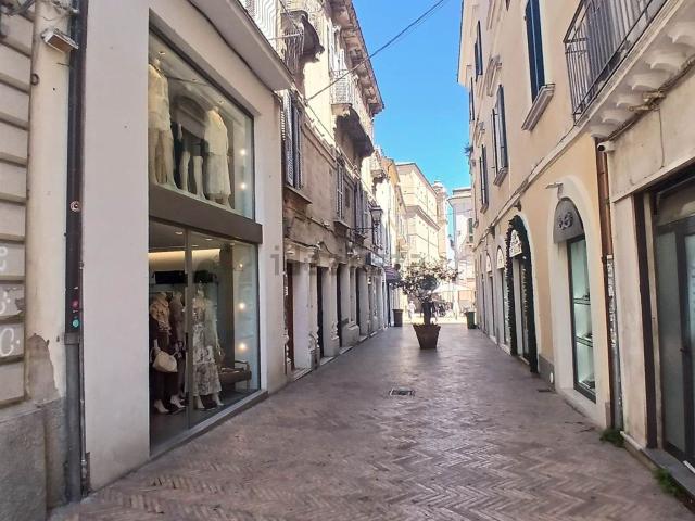Appartamento in vendita di 150 m² in Via Bebbia