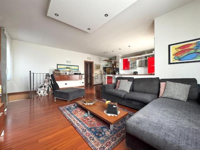 Appartamento in vendita di 150 m² in Via G. Garibaldi, 12