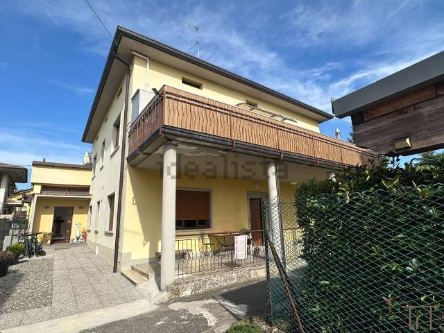Appartamento in vendita di 150 m² in Via Gaetano Donizetti