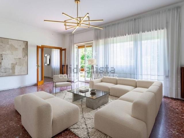 Appartamento in vendita di 150 m² in Via Giulio Aristide Sartorio, 105