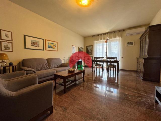 Appartamento in vendita di 150 m² in Via Giulio Verne