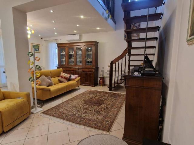 Appartamento in vendita di 150 m² in Via Giuseppe Volpi, 55