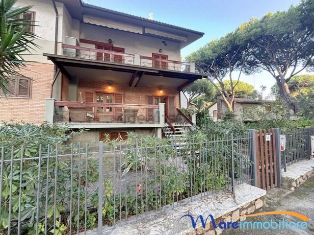 Appartamento in vendita di 150 m² in Via Giannutri, 40