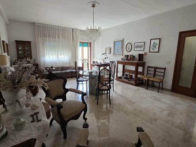 Appartamento in vendita di 150 m² in Via Giosuè Carducci, 37