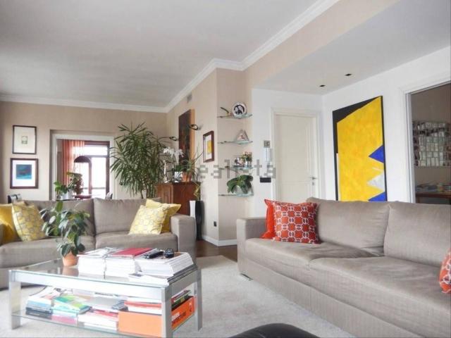 Appartamento in vendita di 150 m² in Via Giorgio e Guido Paglia