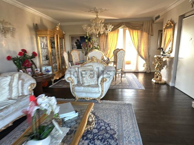 Appartamento in vendita di 150 m² in Via Giovanni Battista Rampinelli, 37