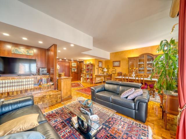Appartamento in vendita di 150 m² in Via Giovanni Zambelli, 7