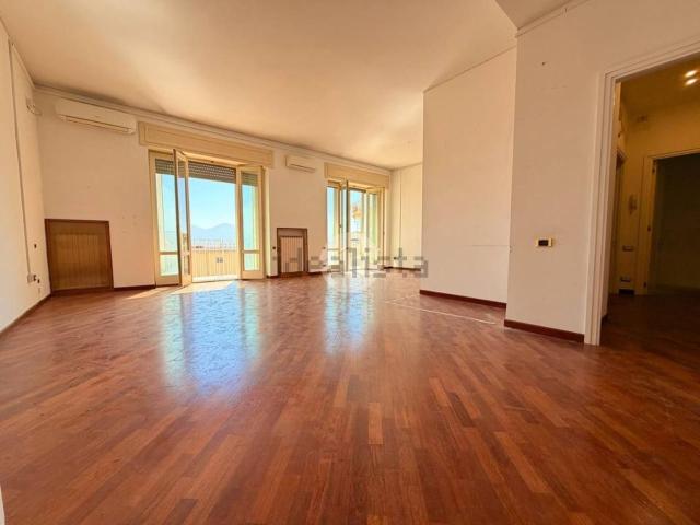 Appartamento in vendita di 150 m² in Via Girolamo Santacroce, 19