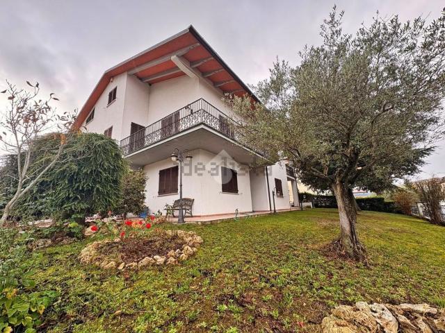 Appartamento in vendita di 150 m² in Via Guido Rossa, 2