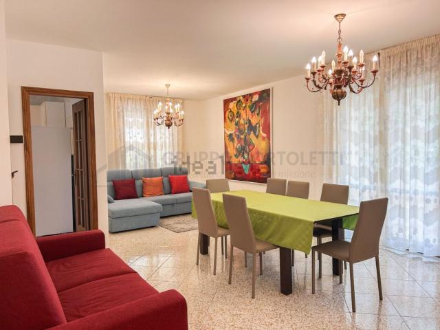 Appartamento in vendita di 150 m² in Via Don Lorenzo Milani