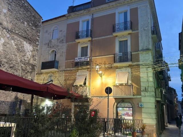 Appartamento in vendita di 160 m² in Via Dante Alighieri, 5