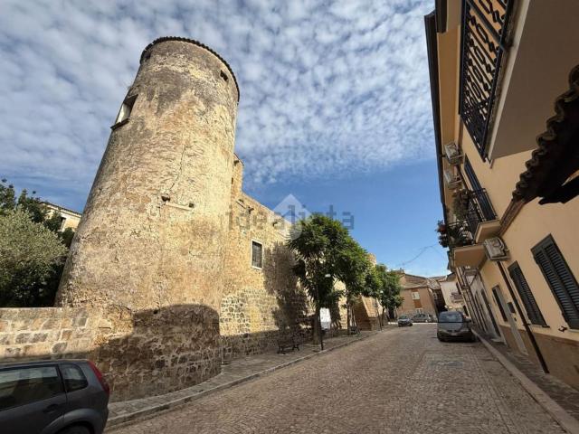 Appartamento in vendita di 150 m² in Via De Carles, 10