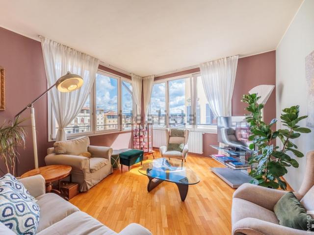 Appartamento in vendita di 150 m² in Via de&apos  Bardi