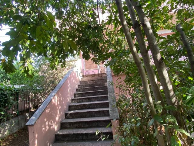 Appartamento in vendita di 150 m² in Via degli Olivi