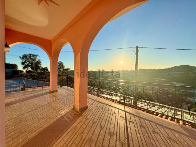 Appartamento in vendita di 150 m² in Via del Monto