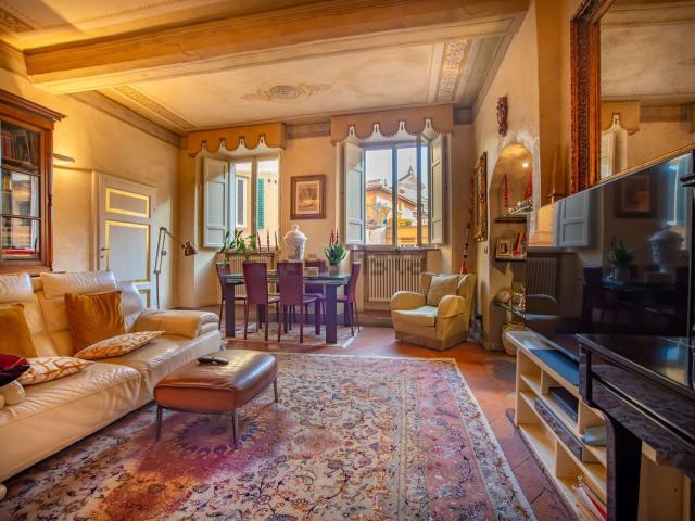 Appartamento in vendita di 150 m² in Via del Giglio