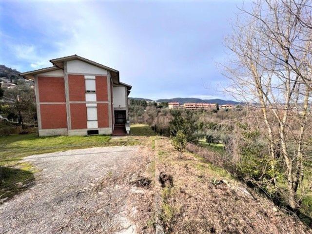 Appartamento in vendita di 150 m² in Via dell&apos Argine, 33