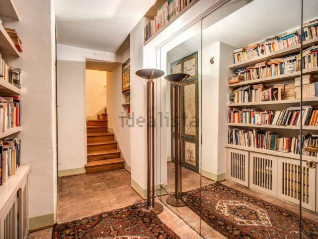 Appartamento in vendita di 150 m² in Via della Lungarina