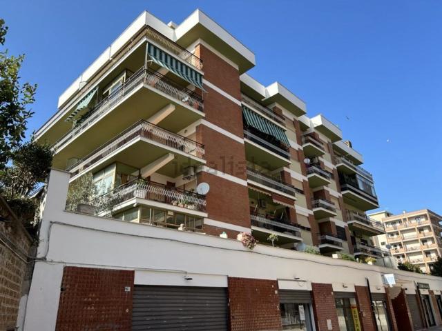 Appartamento in vendita di 150 m² in Via della Palazzina, 103
